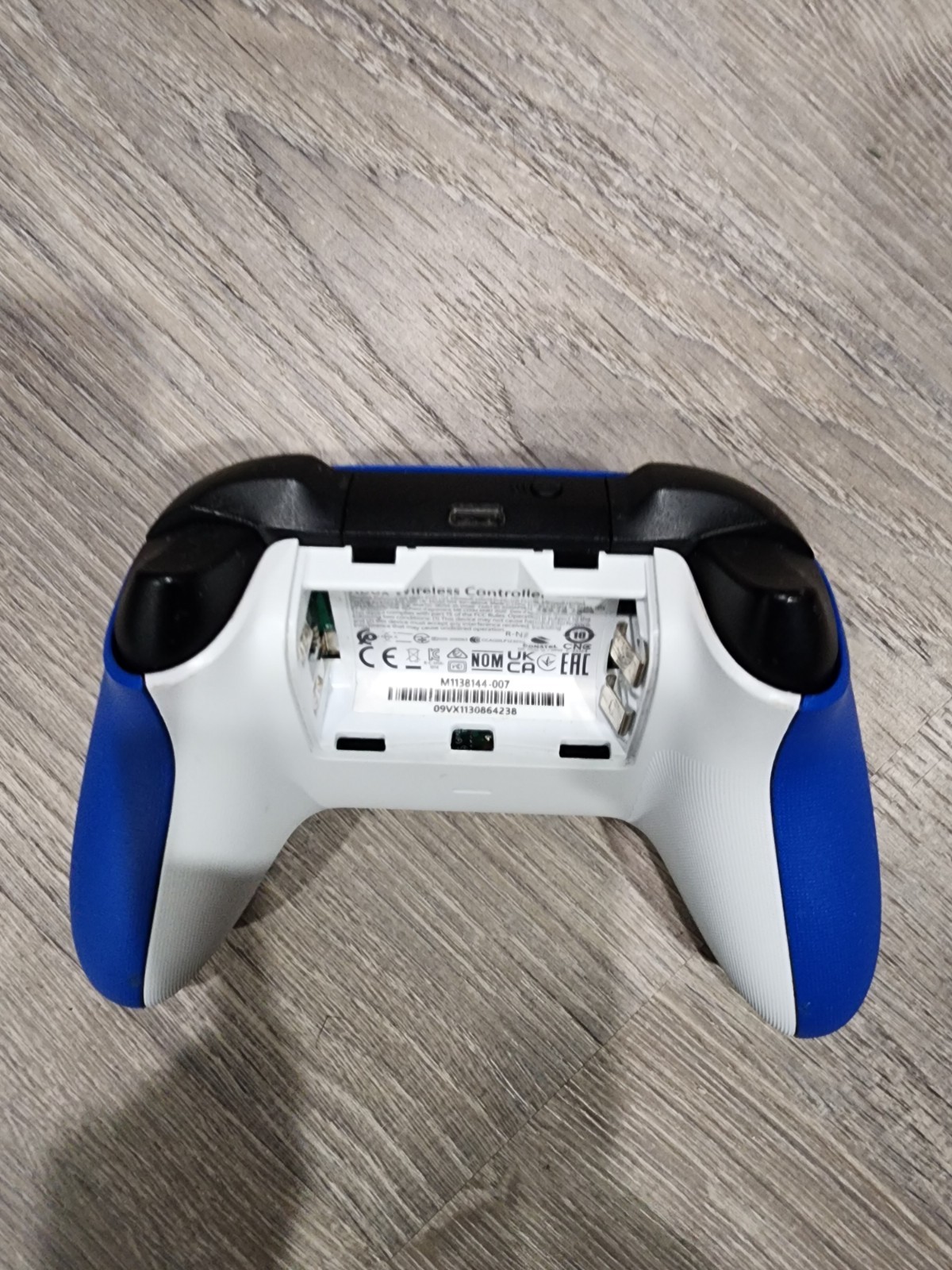 Microsoft Xbox One Controller – 1914 - Blue - Image 7