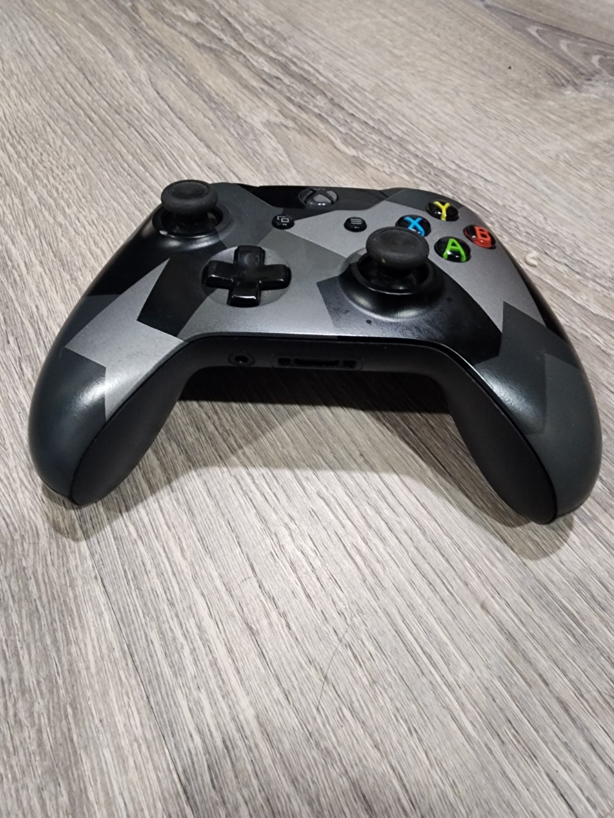 Microsoft Xbox One Wireless Controller – 1697 - Black Camo - Tested Working - Image 4